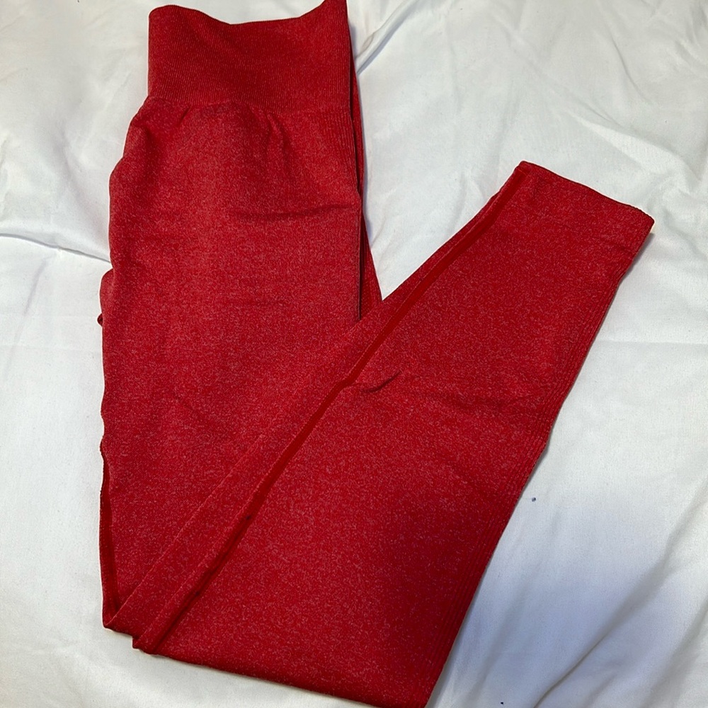 RED TRENDING SCRUNCH BUTT TIGHTS